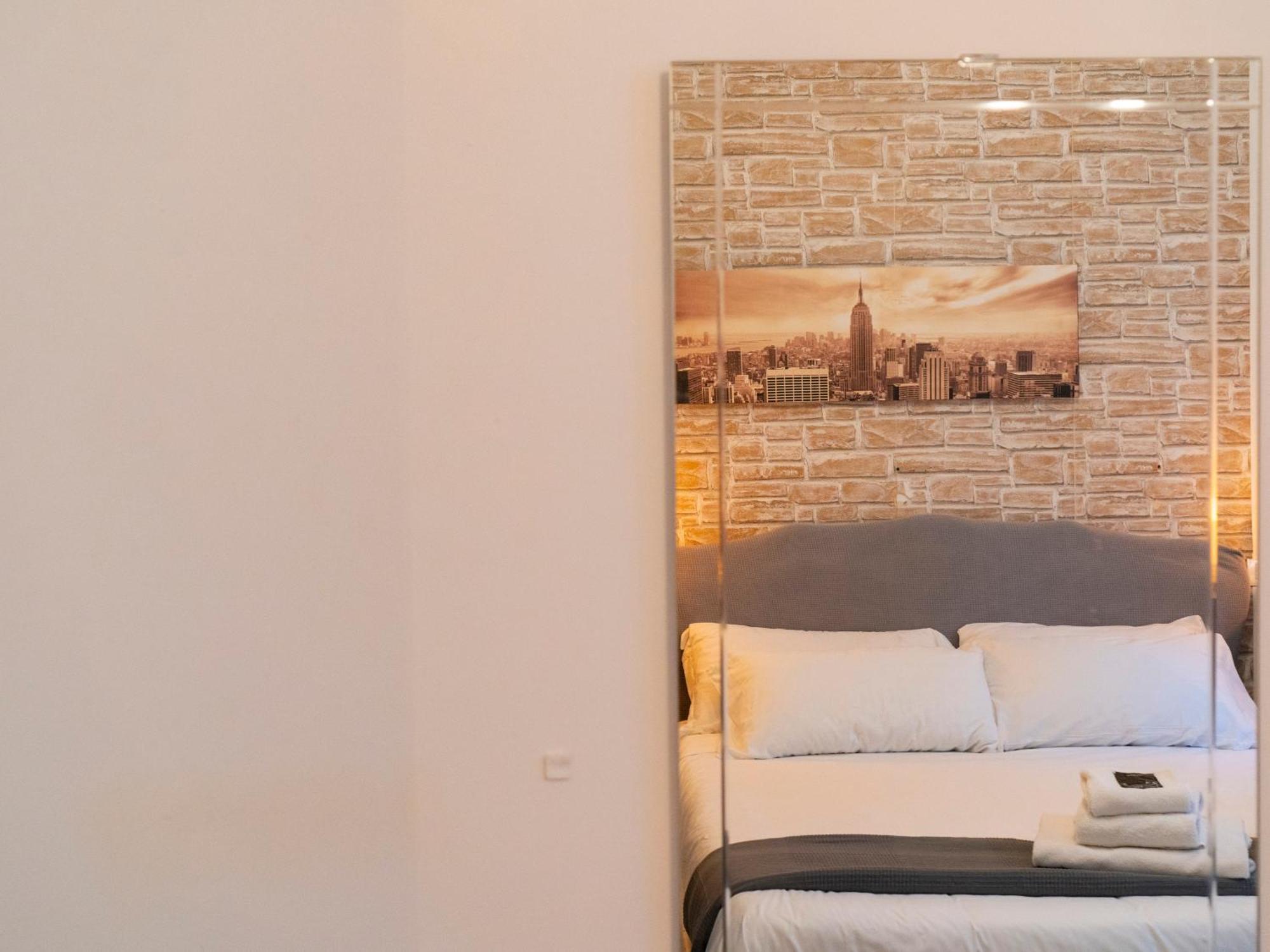 Salotto Piramide Bed & Breakfast Rome Bilik gambar
